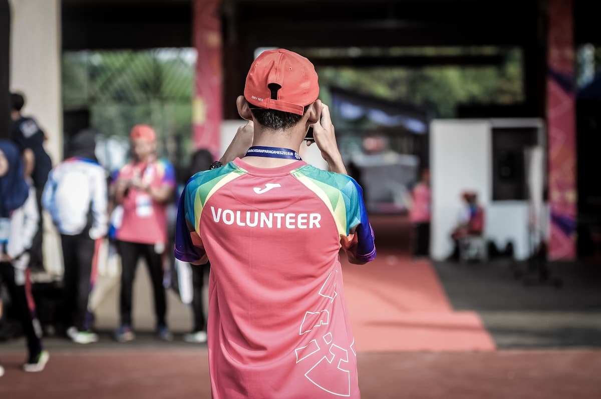 Global Luxury Group Gives Back to the Community