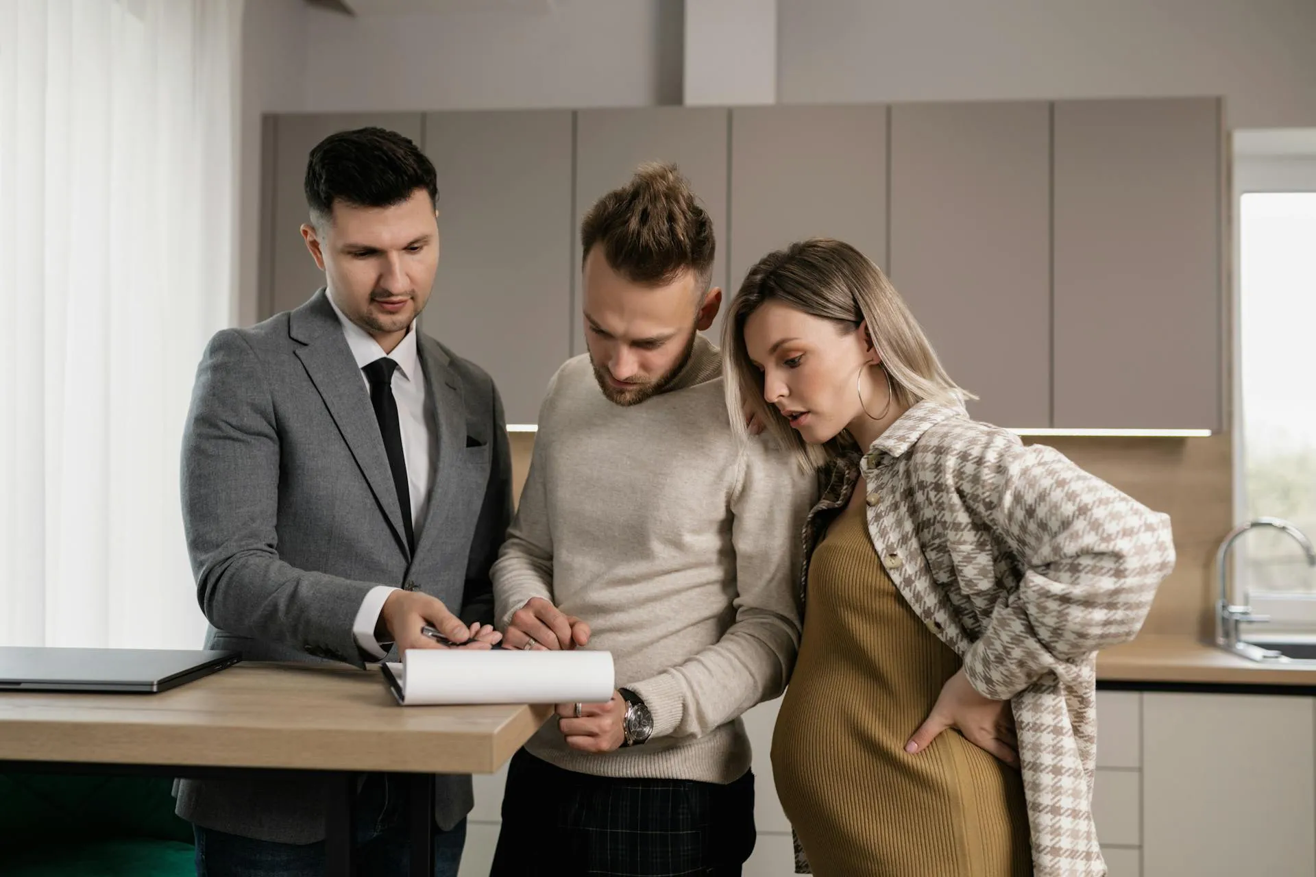 What Are Experts Saying About the Spring Housing Market